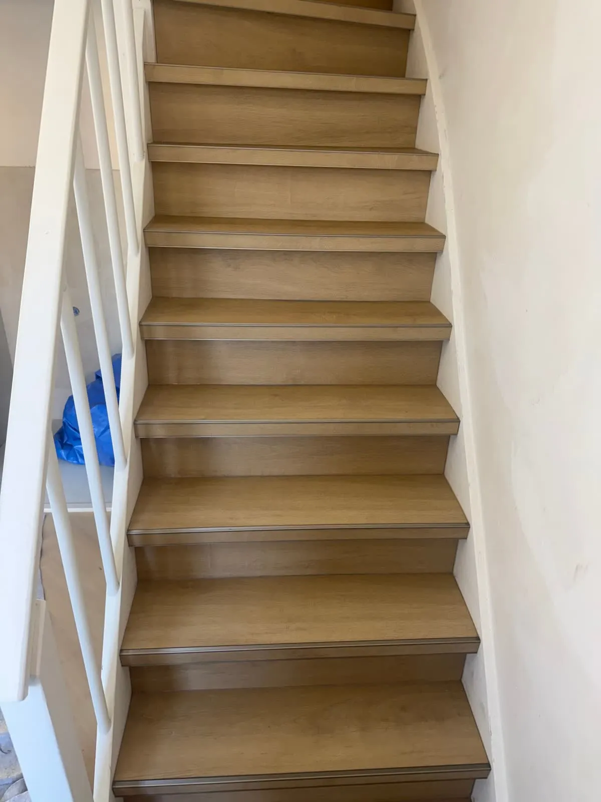 Trap gerenoveerd met licht eiken houtdecor