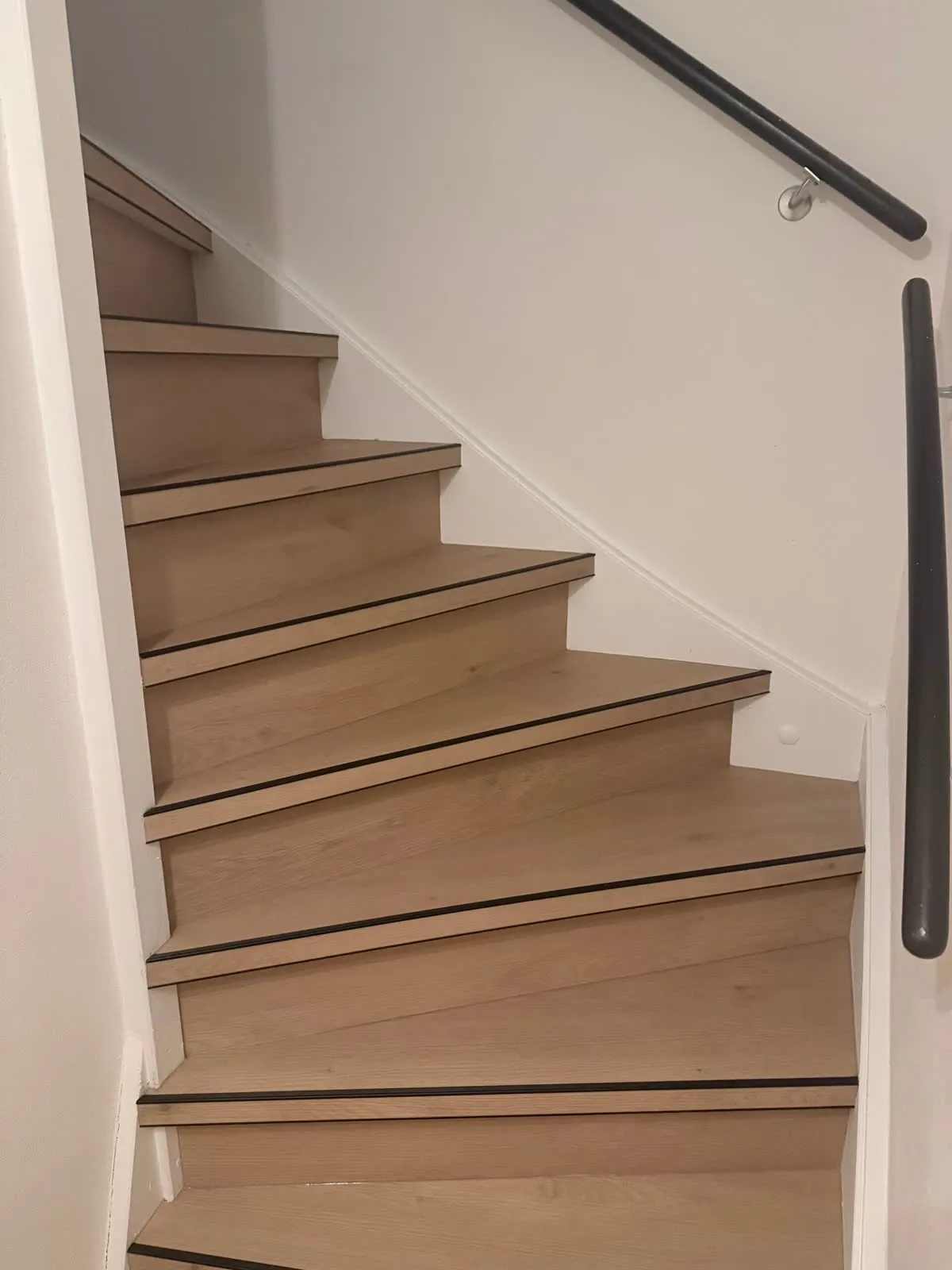 Trap gerenoveerd met licht eiken houtdecor