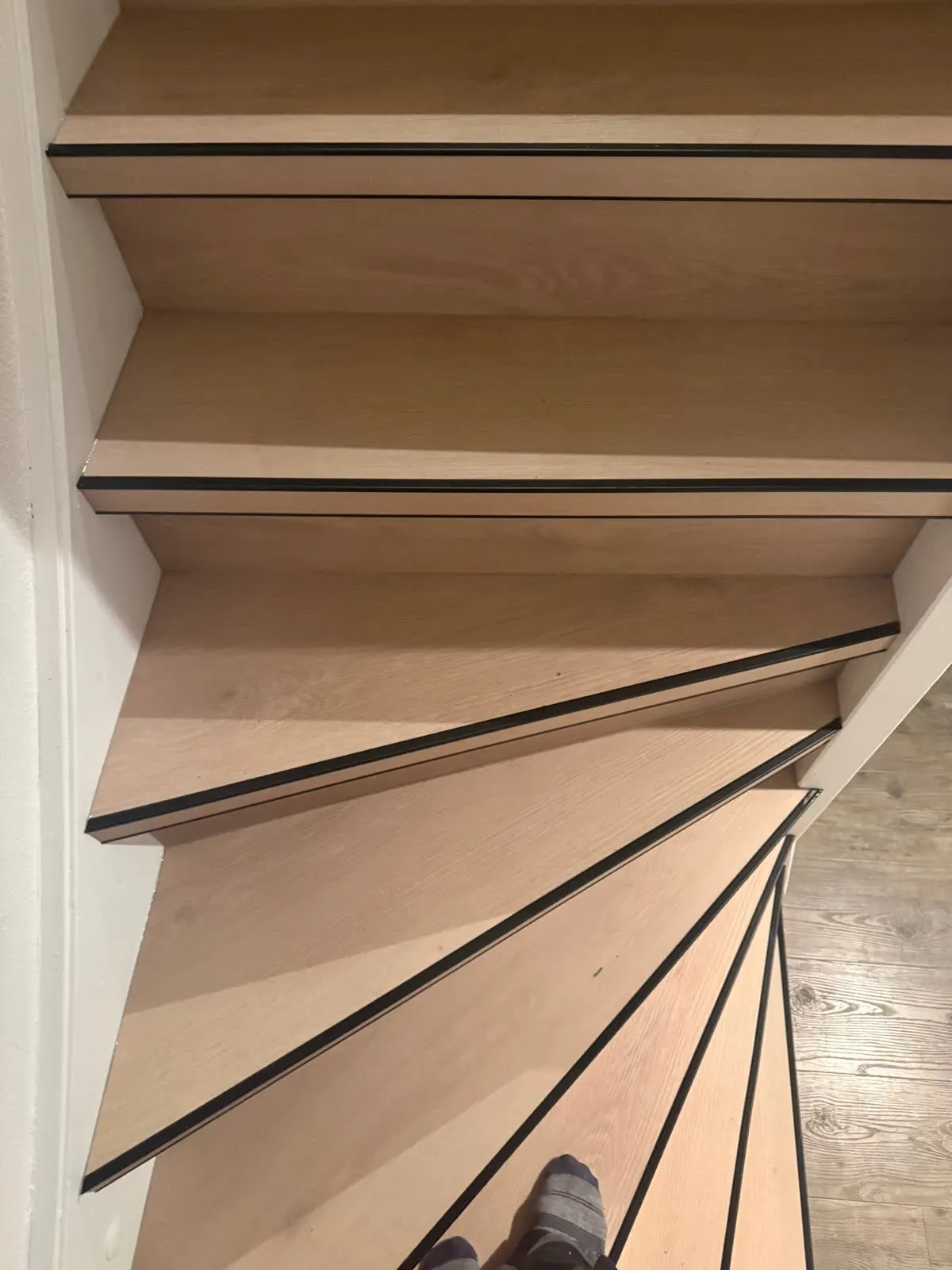 Trap gerenoveerd met licht eiken houtdecor