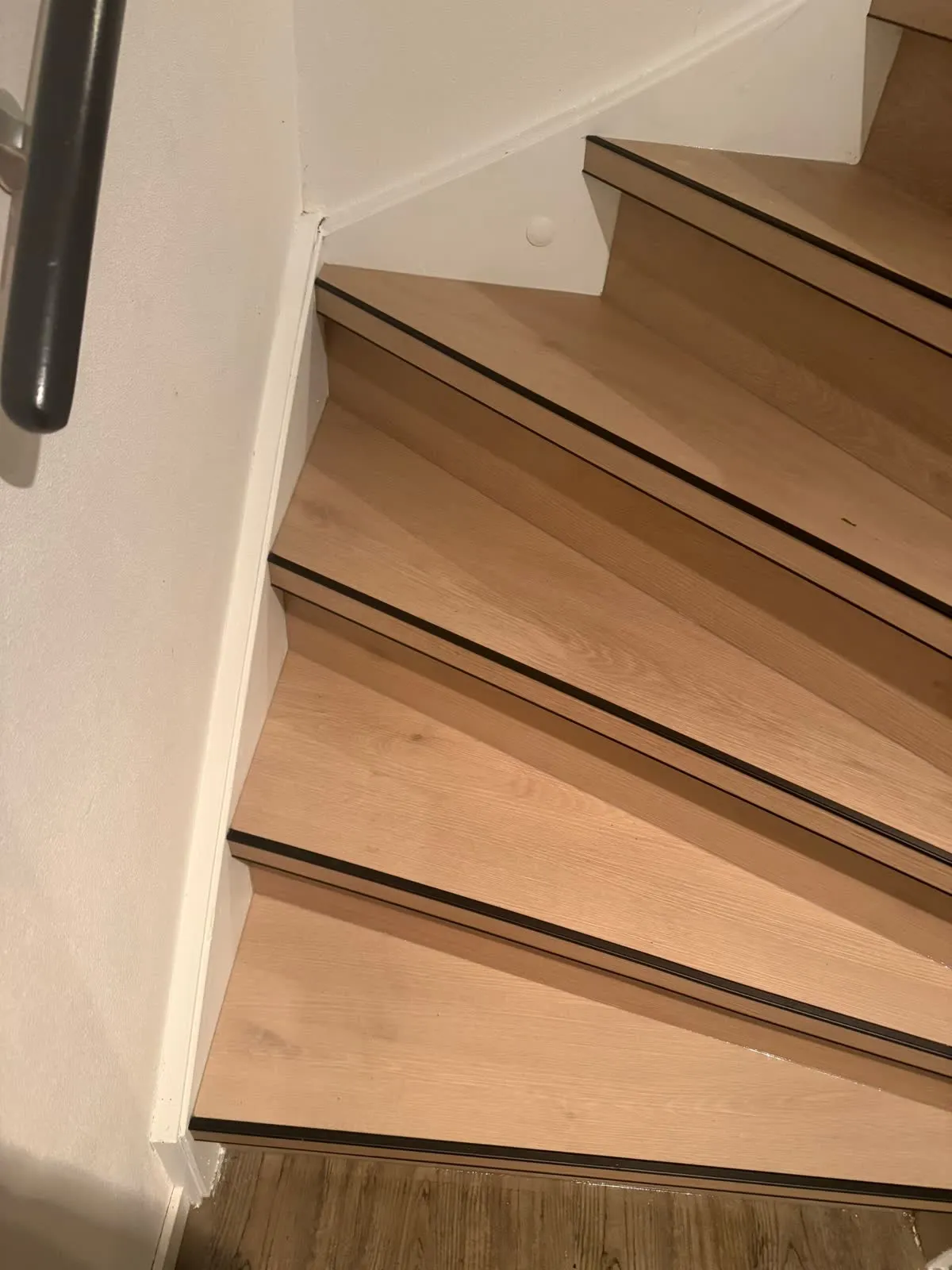 Trap gerenoveerd met licht eiken houtdecor