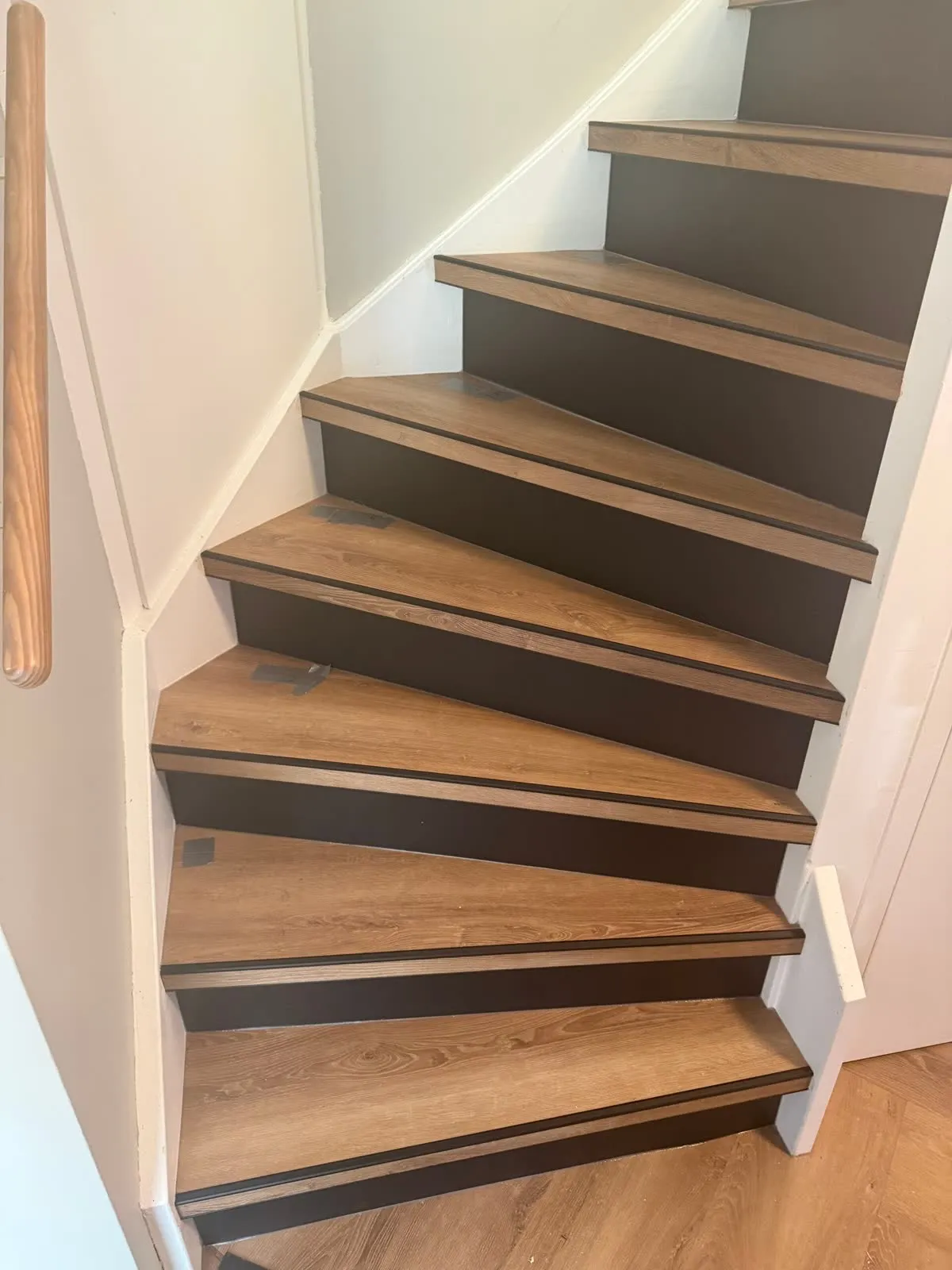 Trap gerenoveerd met licht eiken houtdecor